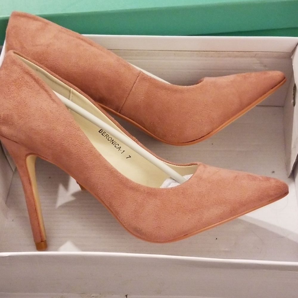 Cape Robbin Clasic Pump in Rose